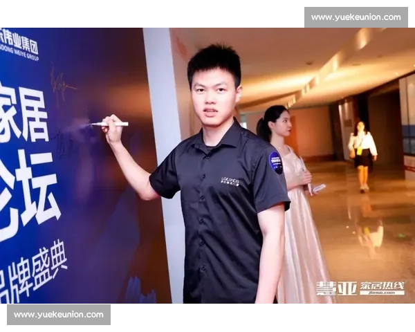 荣耀加身之下的辉煌人生与不凡成就探索 荣耀加身之下的辉煌人生与不凡成就探索